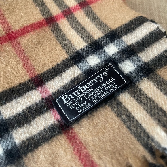 Authentic vintage Burberrys nova check tan scarf (F60) - Picture 4 of 7